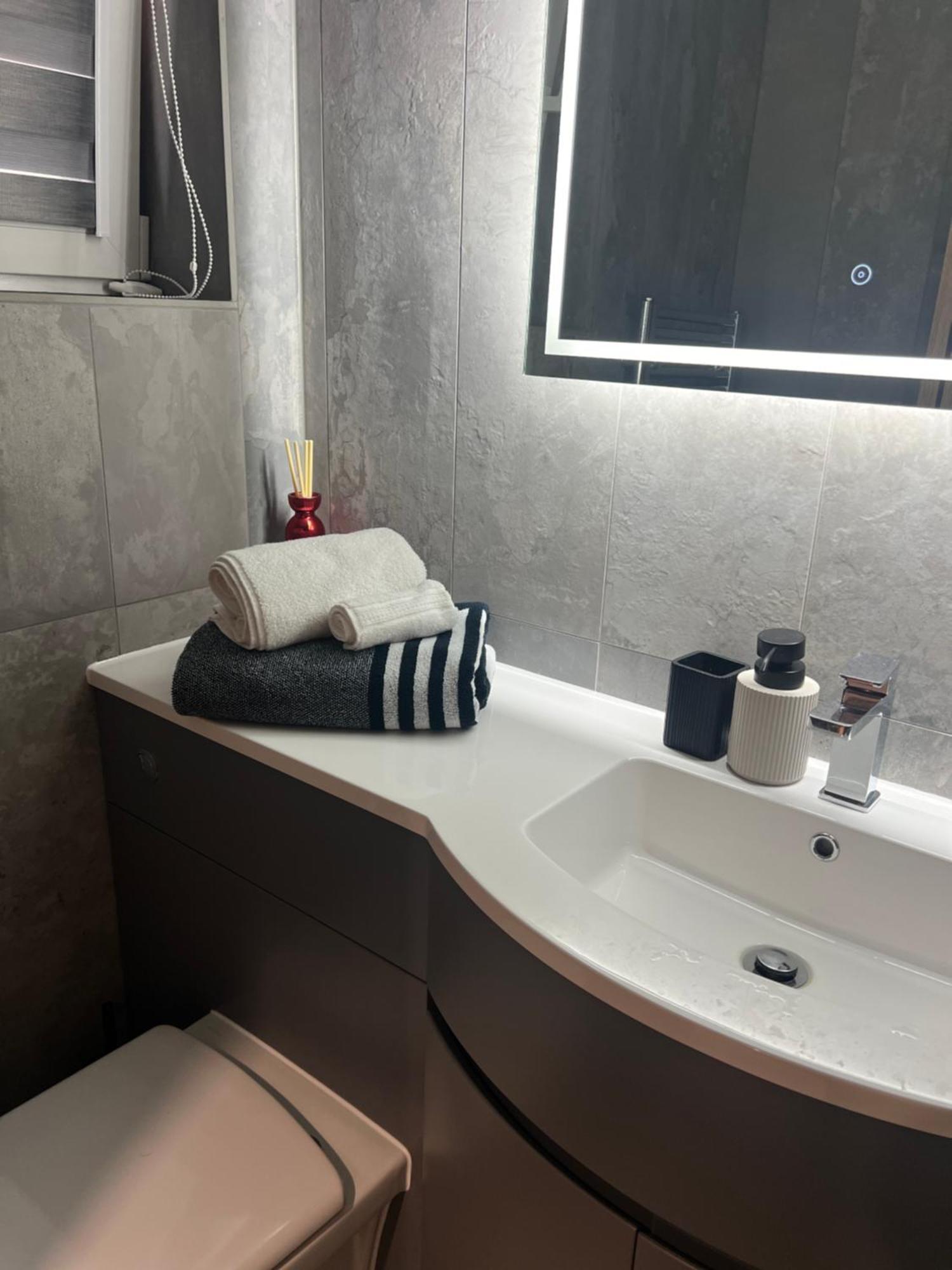 New Built Cosy Apartment Within Walking Distance Of Churchill Hospital อ็อกซ์ฟอร์ด ภายนอก รูปภาพ