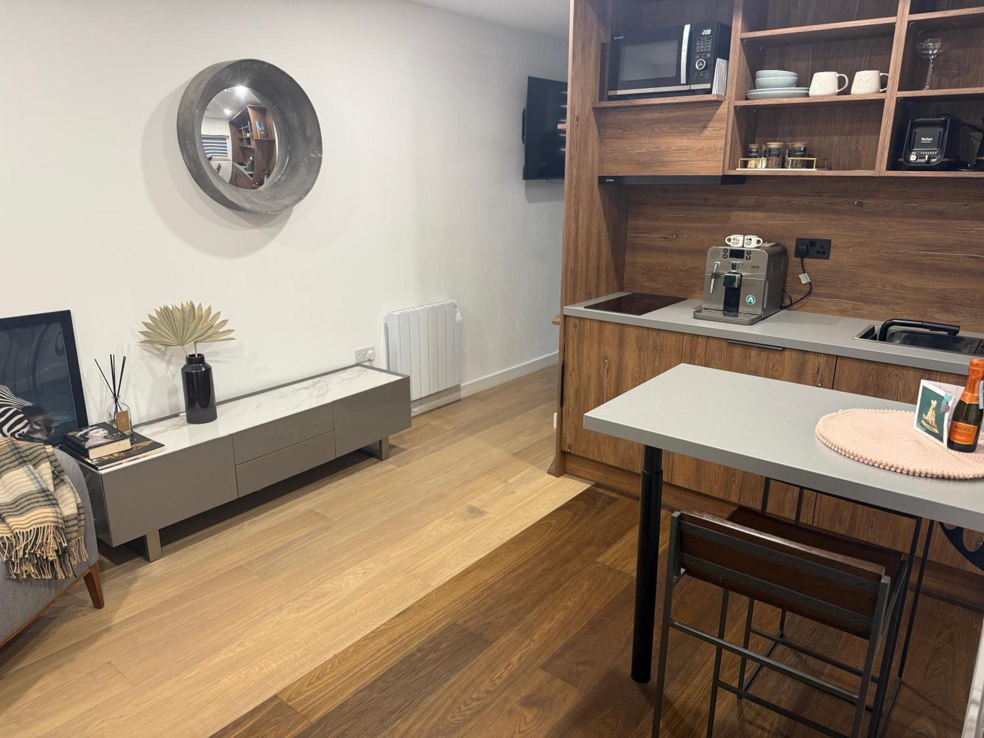 New Built Cosy Apartment Within Walking Distance Of Churchill Hospital อ็อกซ์ฟอร์ด ภายนอก รูปภาพ